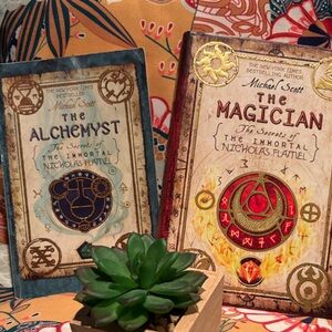 The Alchemyst and The Magician-Michael Scott